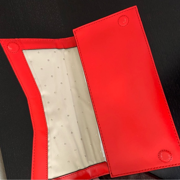 Kate Spade bow design clutch - Picture 3 of 6